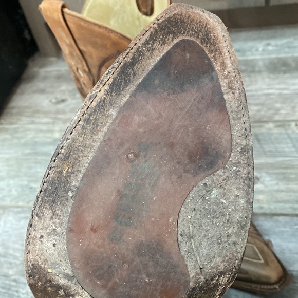 CORRAL Distressed Wing and Cross Inlay Snip Toe Cowboy Boots A1993 9.5 - Picture 5 of 12